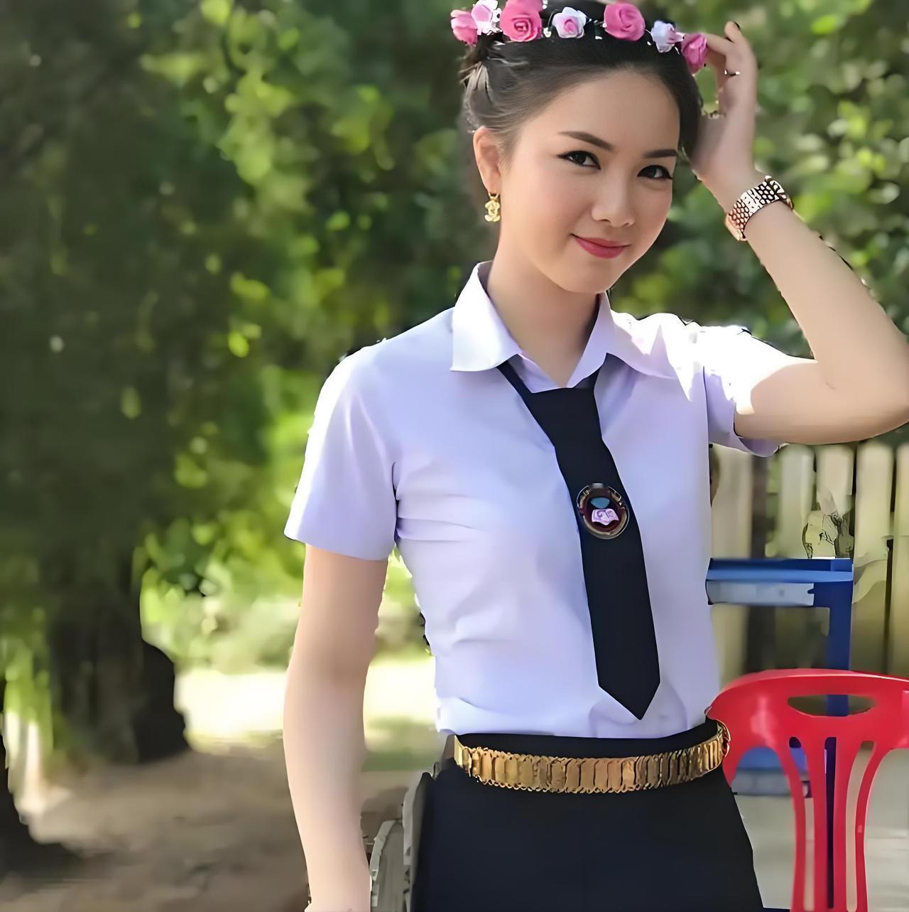 老挝女导游曾直言：在中国邻国里，老挝最安分、从不主动生事，所以中国优先助力老挝修