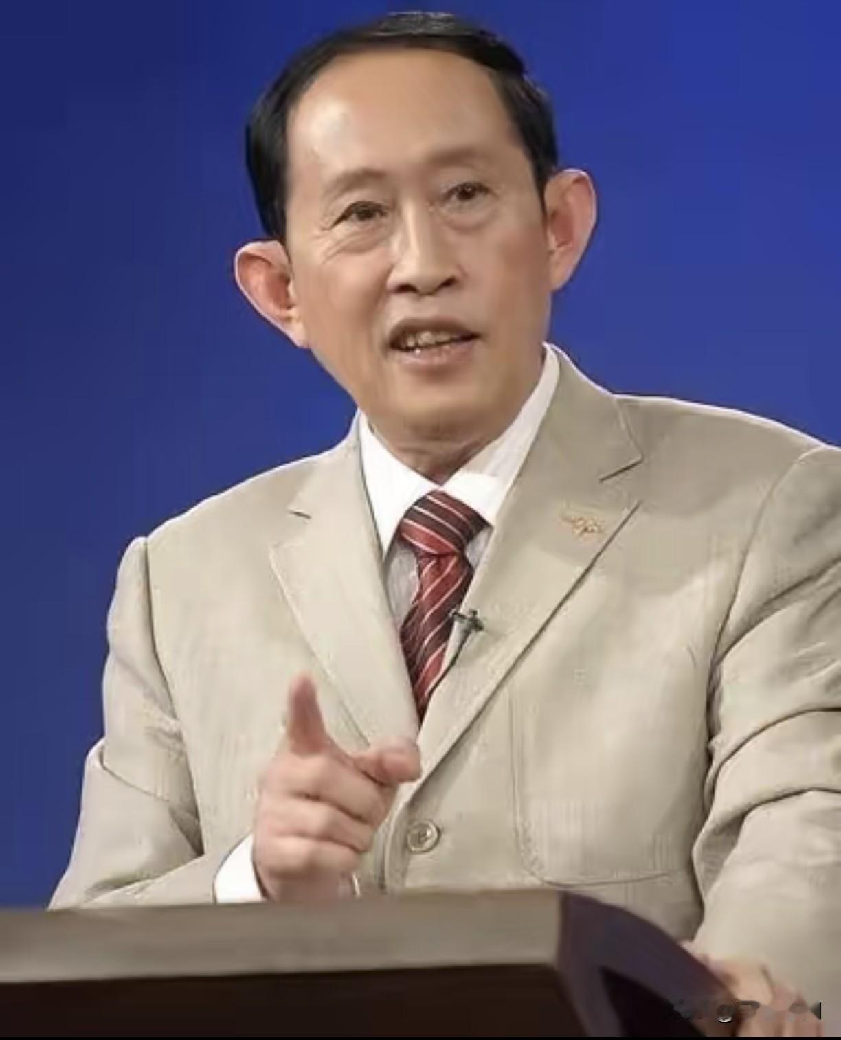 王立群教授说：“喜欢权力的领导，一般不会重用能力强的人，也不会重用老实能干的人，