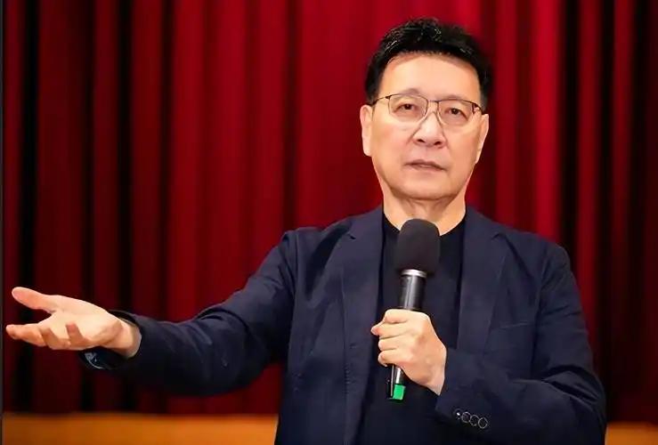 “大陆统一台湾会很困难！”台湾名嘴赵少康曾表示大陆对台湾统一不是件易事，因为大部