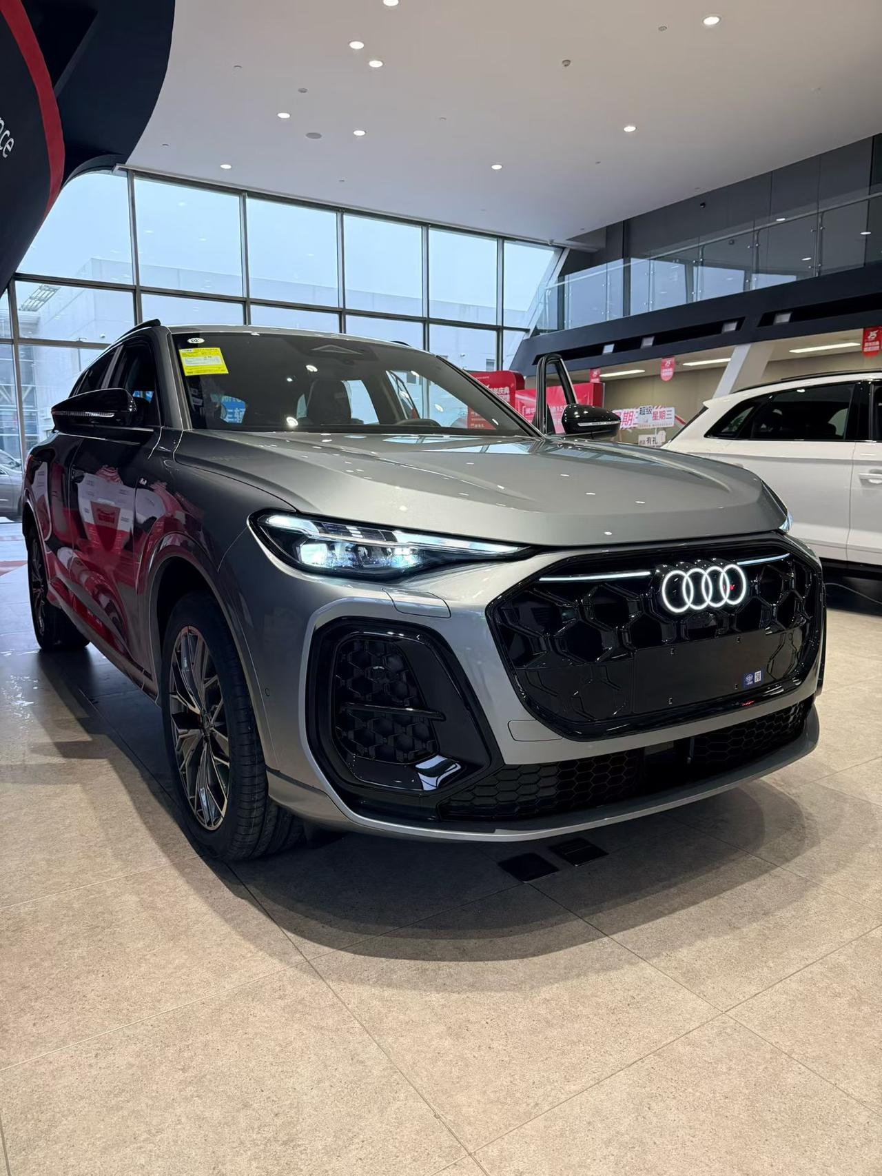 全新奥迪Q5L到店了，颜值、空间、Quattro、智驾融于一体，你感觉如何？