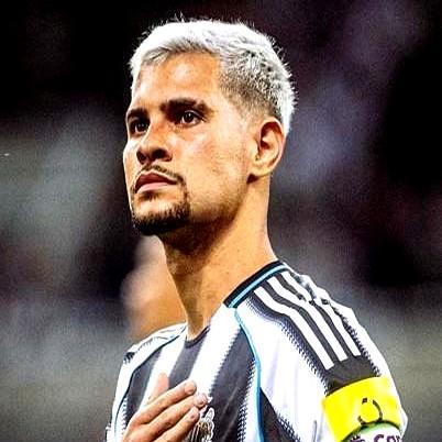 卡塞米罗亲自点名要他接班。曼联准备砸出1.2亿英镑，就为了买一个28岁的巴西人。