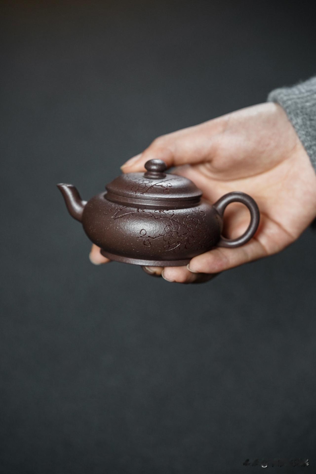 紫砂壶开壶需注意有些壶友想将茶叶与壶同煮的时间延长以期取得更佳效果，"壶朋"认