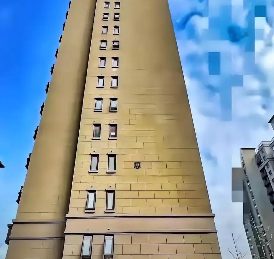 15岁的少年从18楼一跃而跳，昏迷了2周，醒来时他开口问的第一句话是“妈，我还能