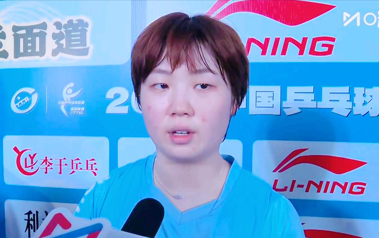 蒯曼1:2输给何卓佳，赛后采访说了一句话，也说透了莎头为啥输球？蒯曼说：前