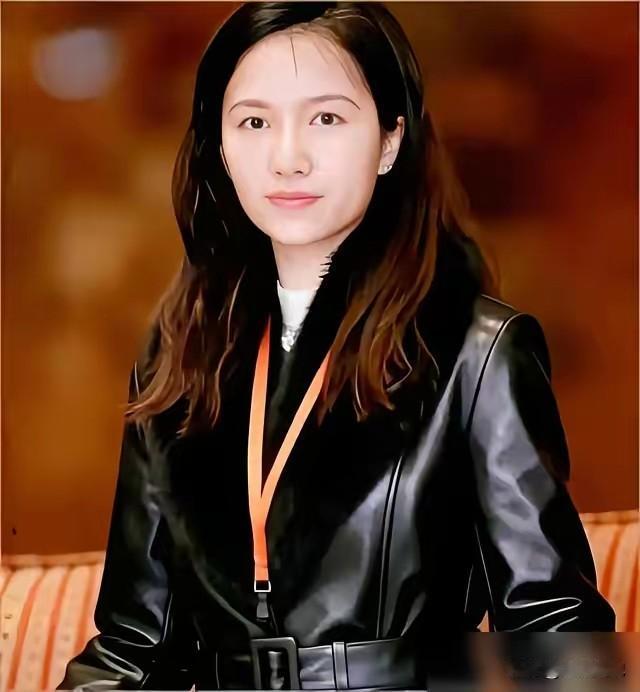 杨振宁去世半年后，翁帆终于活成了自己想要的样子杨振宁去世半年了。很多人还