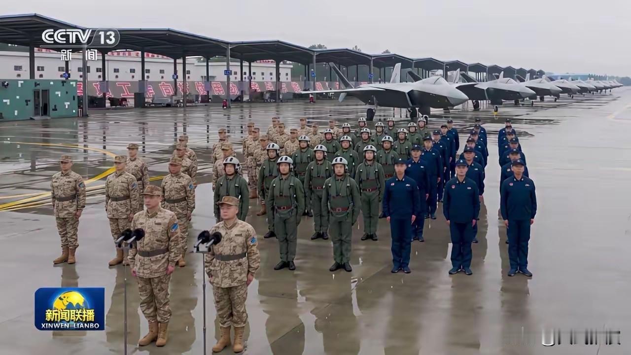 10架歼-20A亮相，桂林山水甲天下！桂林上空直接亮出10架歼-20A，这是今