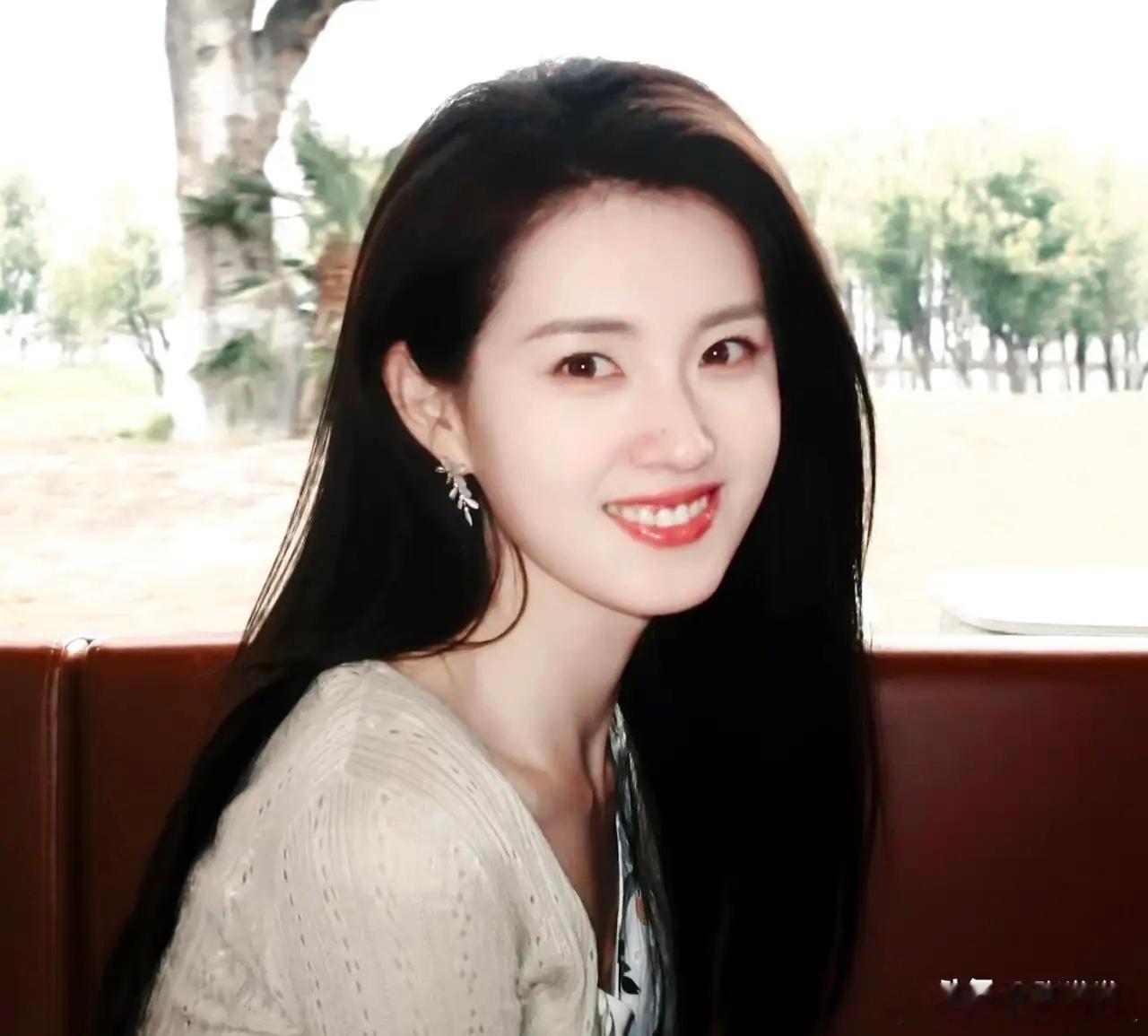 如果我是郭宇欣，现在最应该做的不是退圈，也不是把团队全部换掉，而是以后si底下少