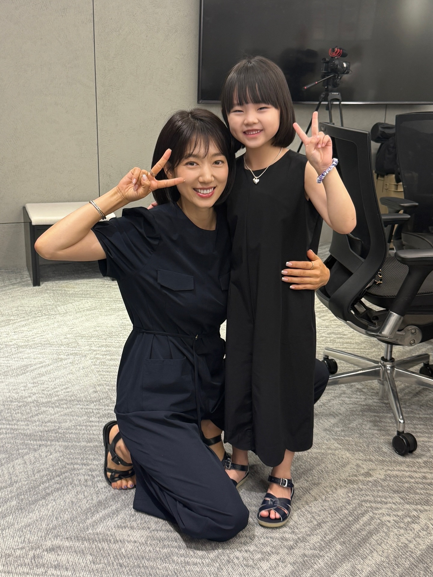 朴信惠✨undercovermisshong洪小姐儿童演员ins更新剧本围读