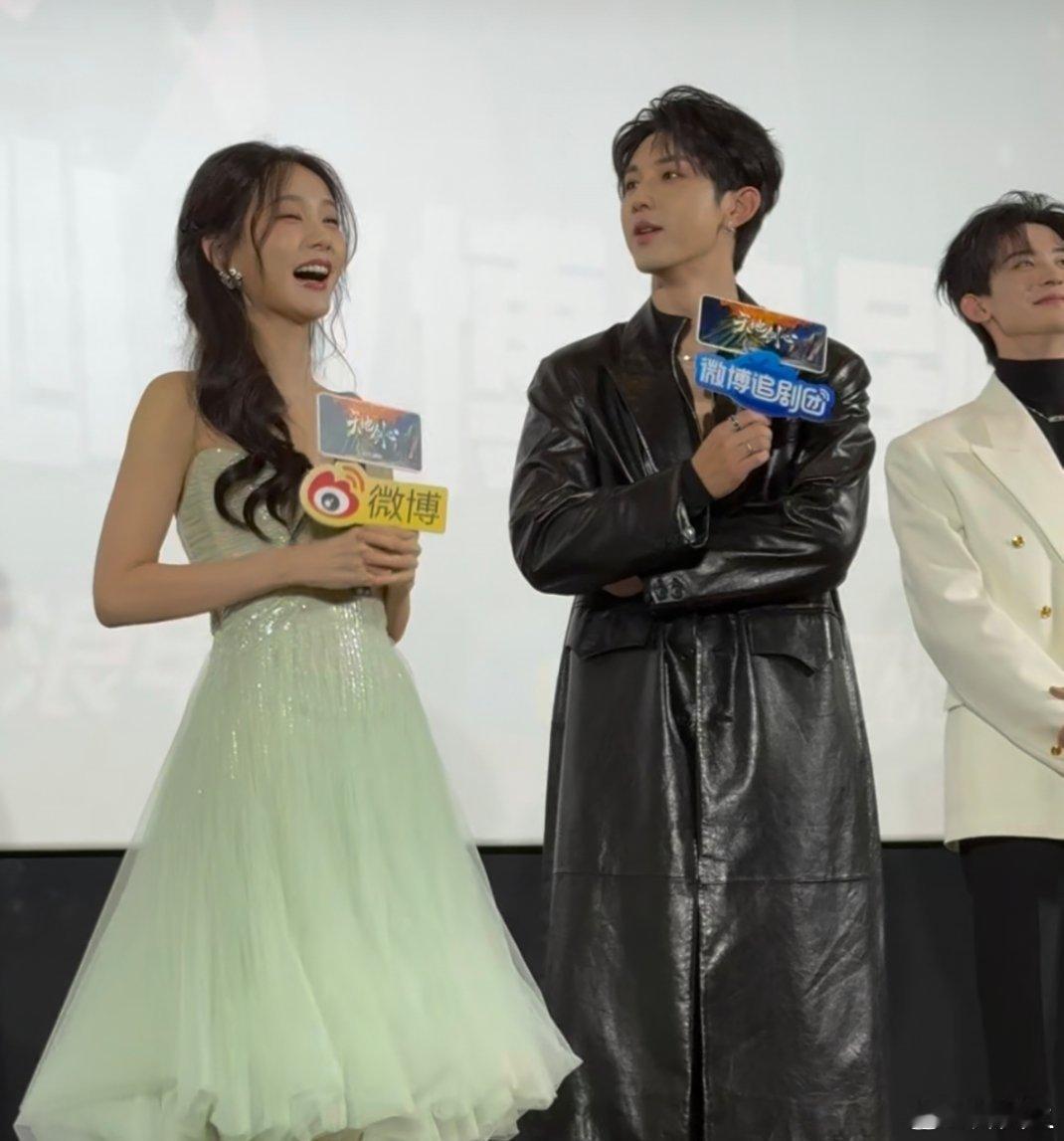 富贵有三勺盐三勺糖三个馒头线下同框太有梗!成毅“三个馒头”、李一桐“三勺糖”、