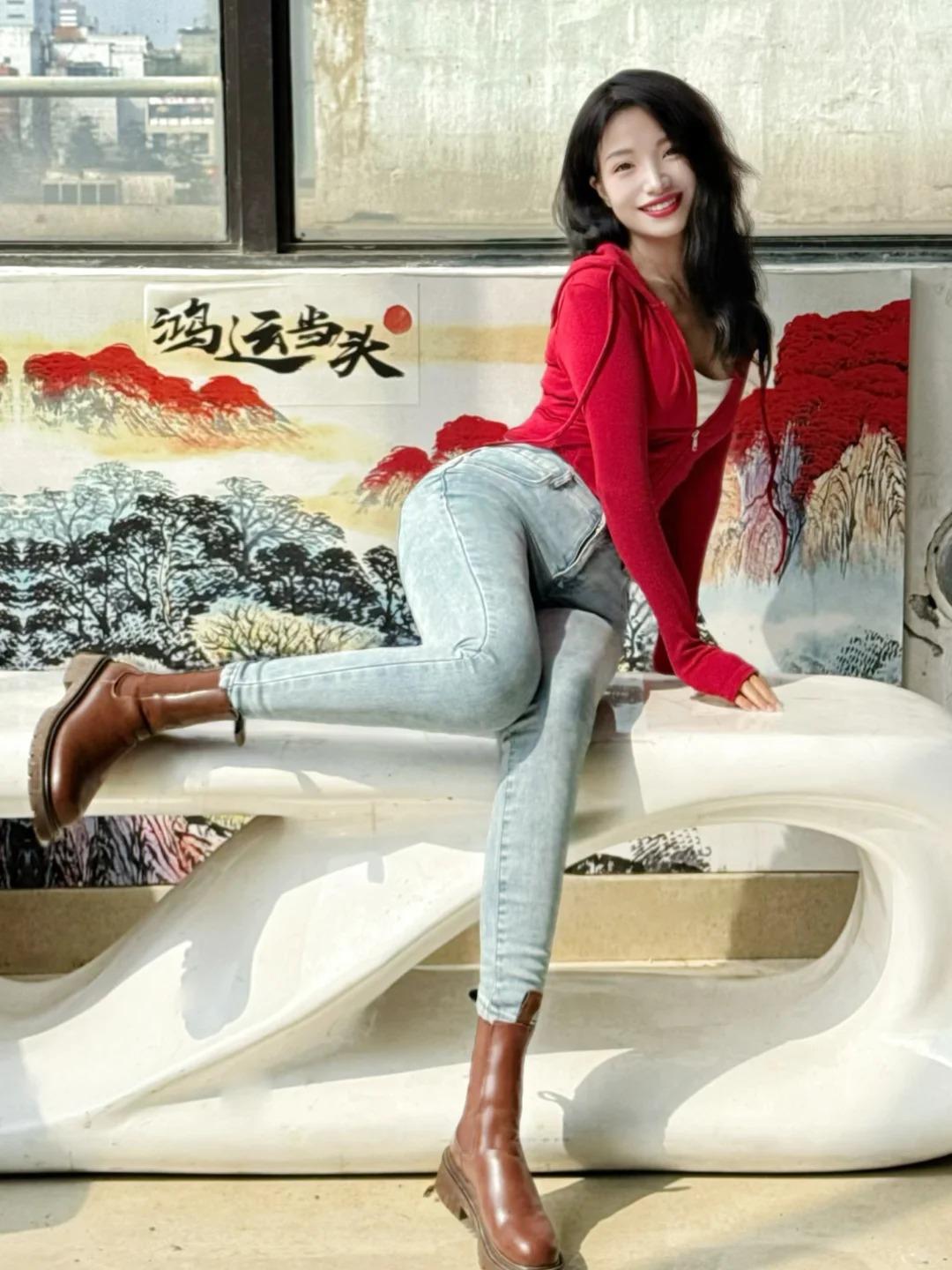 40➕的80后英语老师，自带一种独属于时代的从容之美，这份美，藏着经济上行年