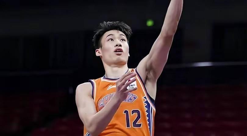 上海久事男篮年轻球员都非常有特点，俱乐部休赛期也会做出一些调整，非常的不舍但还需