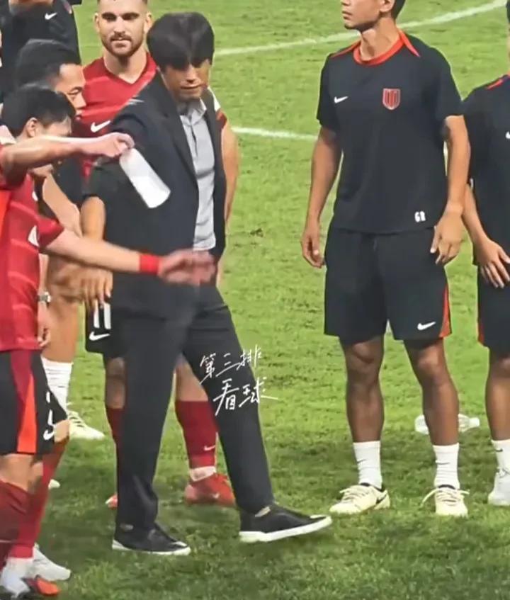 成都蓉城2:1赢了江原FC，没靠一个外援，纯本土班底干翻了K联赛球队。这是24