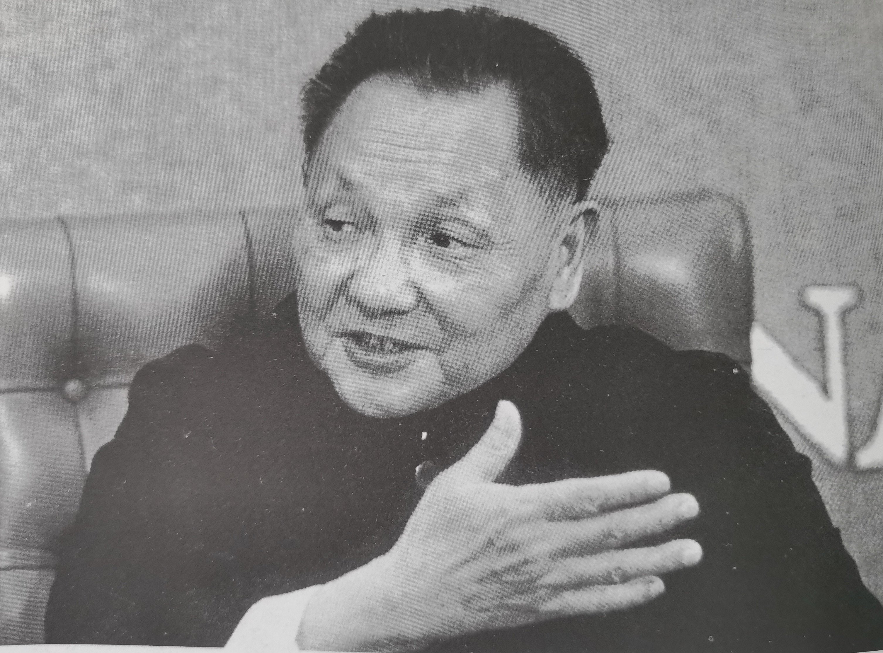 参加伟大的遵义会议一共有20个人，都是谁？这张图一目了然。他们的是毛主席，张闻天