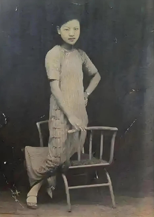 1911年,李叔同回国后，在房间挂了一幅日本女子的裸体画，妻子俞氏每次看见都忍不