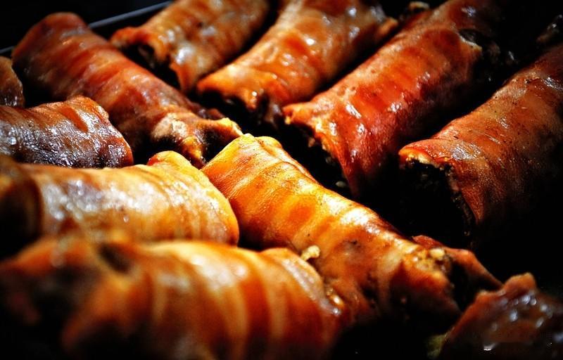 女人养生，别听他们说锻炼和少吃，最有效的方式就是吃肉和躺着。瘦肉类，瘦猪