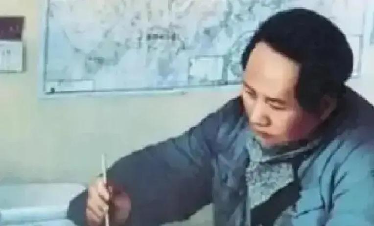 1930年，国军中将张辉瓒被俘，看到毛主席后，他哀求道：“润之，我有钱，别杀我，叫我老婆拿钱、医药、