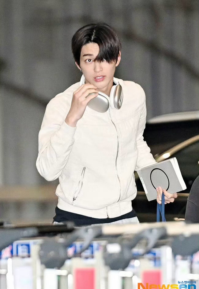 CORTIS机场街拍新闻出图，好清爽的素颜生图！cortis机场图