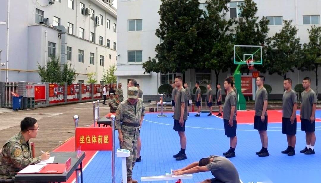 你以为当兵还是靠一腔热血，喊几句口号就行了？醒醒吧。现在是打分制，叫“五维四