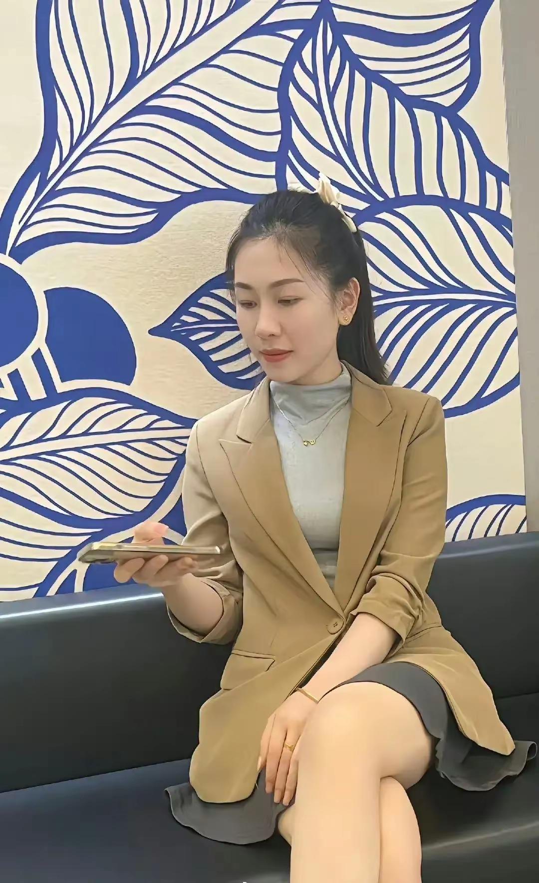 这么干练的女人，能猜到是做什么工作的吗？