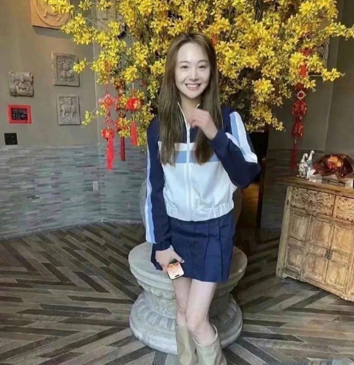 郑爽近照，完全没有明星样，已经彻底沦为路人。​​​