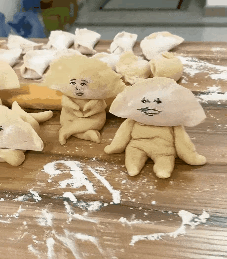 00后接管年夜饭：厨房没开火，八菜一汤全是“预制菜”除夕夜，朋友圈都在晒满汉