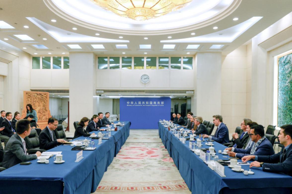 中国这招太狠了！再下单10船阿根廷大豆，美国欲哭无泪！在近期，中国与阿根廷达