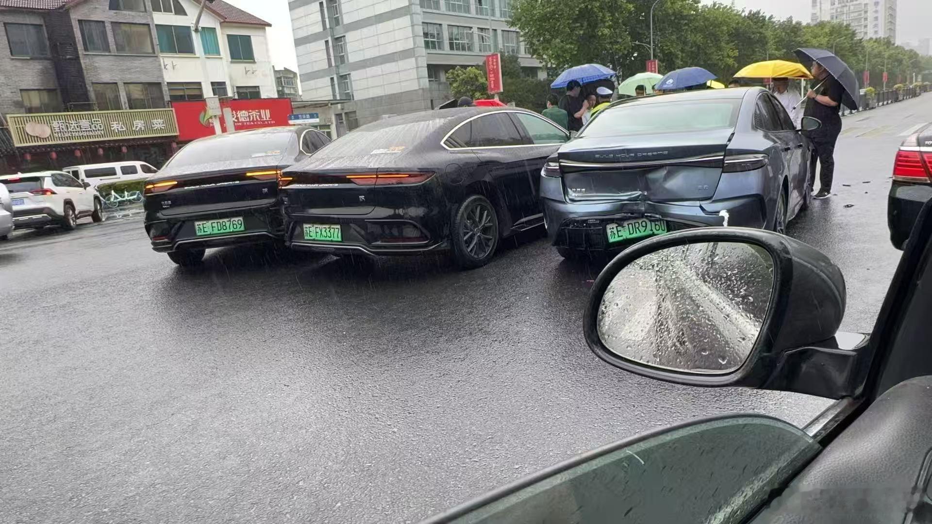 还真是，不是一家人，不进一家门​​​