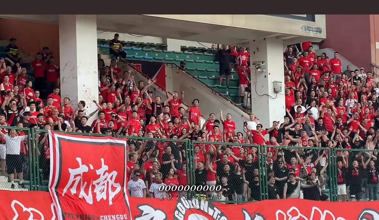 球场不是法外之地……球场赛风赛纪问题一个非常容易解决的问题，为什么愈演愈烈，中国