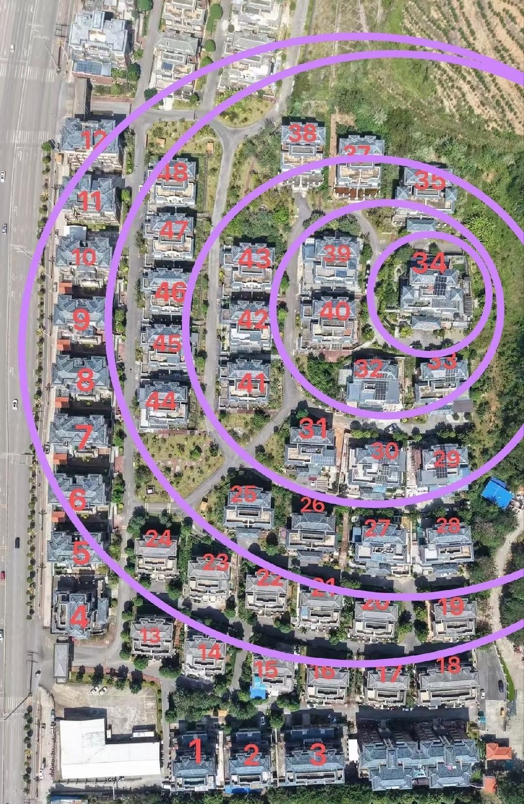 34号是楼王做过好几年房产的跟你说，34最好，看了20秒，安静，面积大，出入