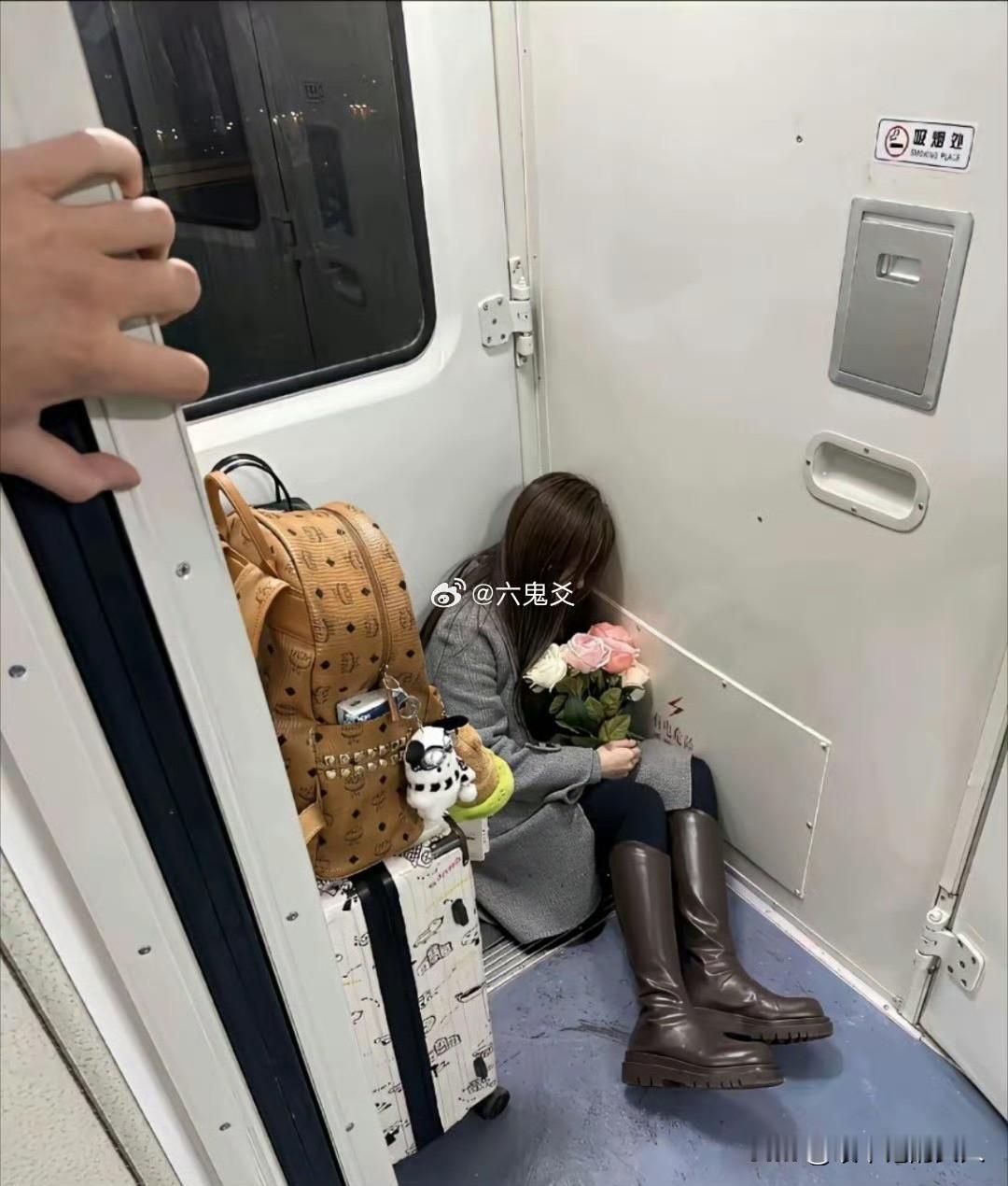 看上去，累了？返乡的路！