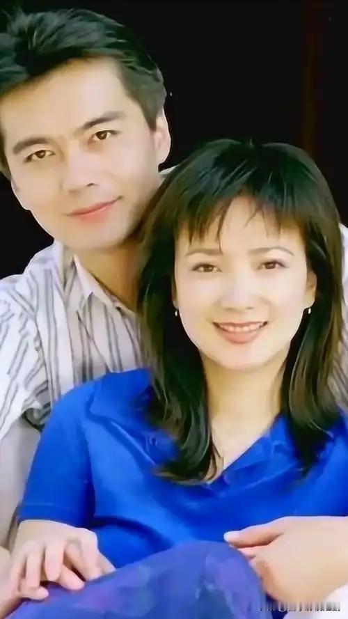 何晴谈与许亚军离婚：情散缘未尽，仍是挚友2025年12月13日，何晴离世的消