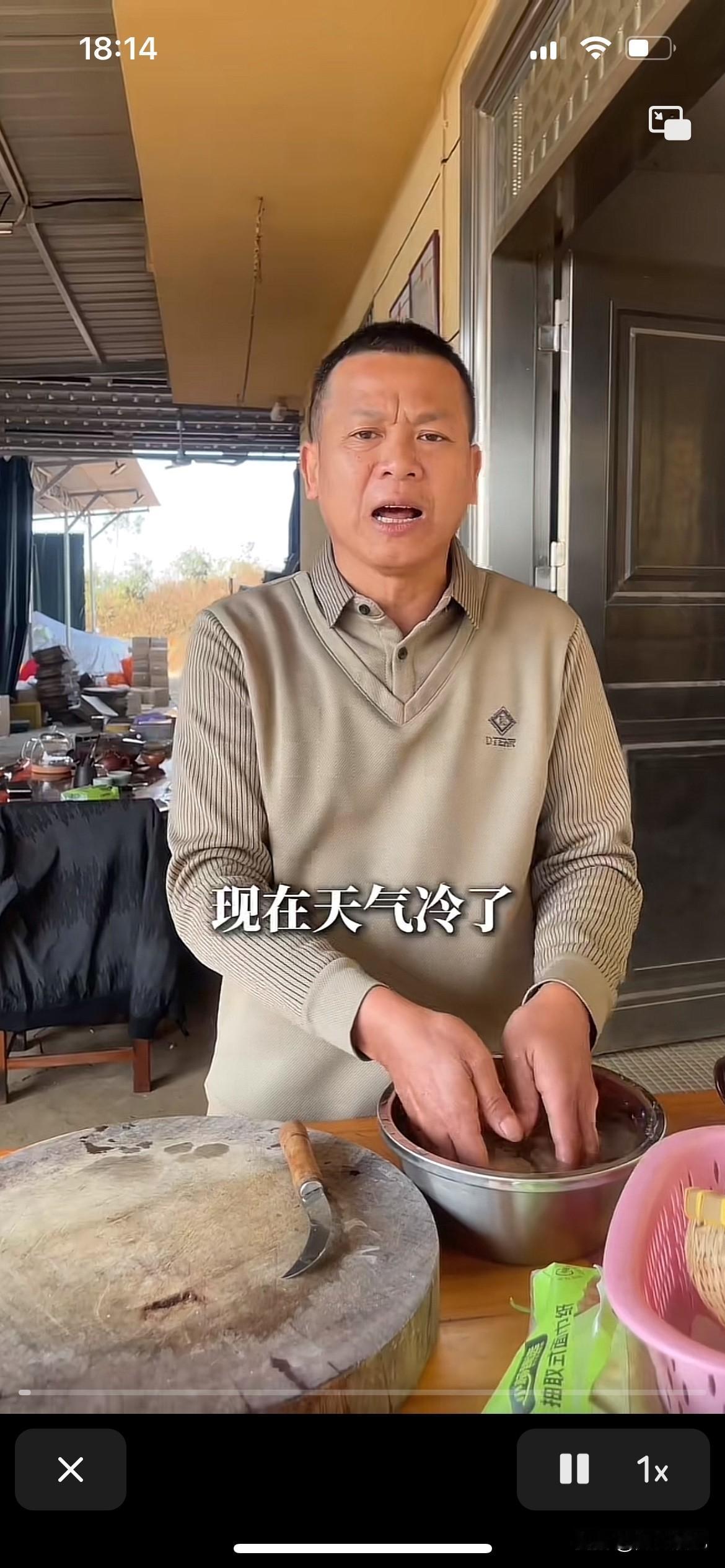 全红婵爸爸现在太有钱了,鲍鱼炖排骨,这就是有钱人的生活,不过大家都喜欢这一家人,