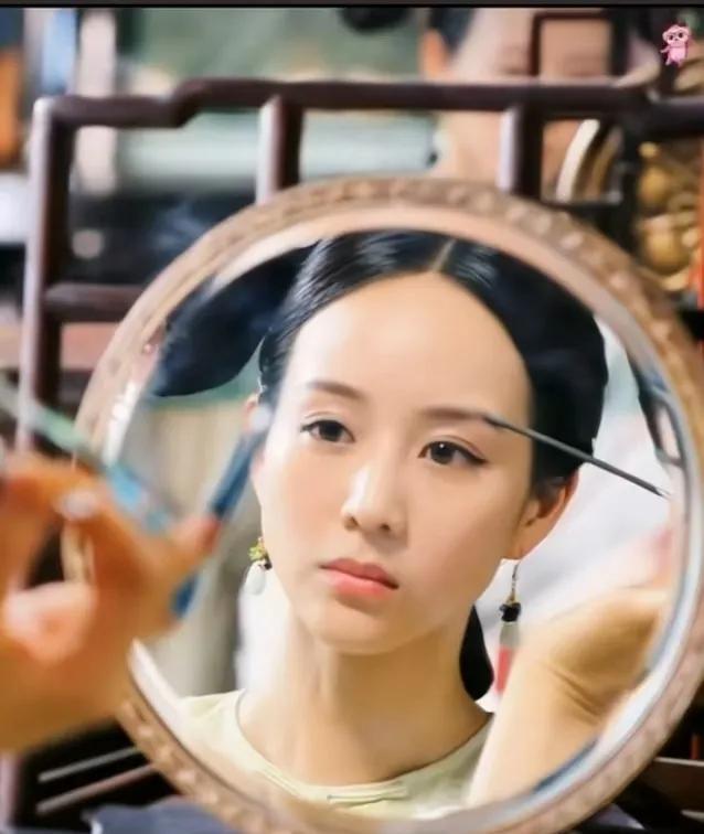剧情不行，颜值来凑，可别说，虽然如懿传被吐槽的体无完肤，各种解说，各种讽刺，俨然
