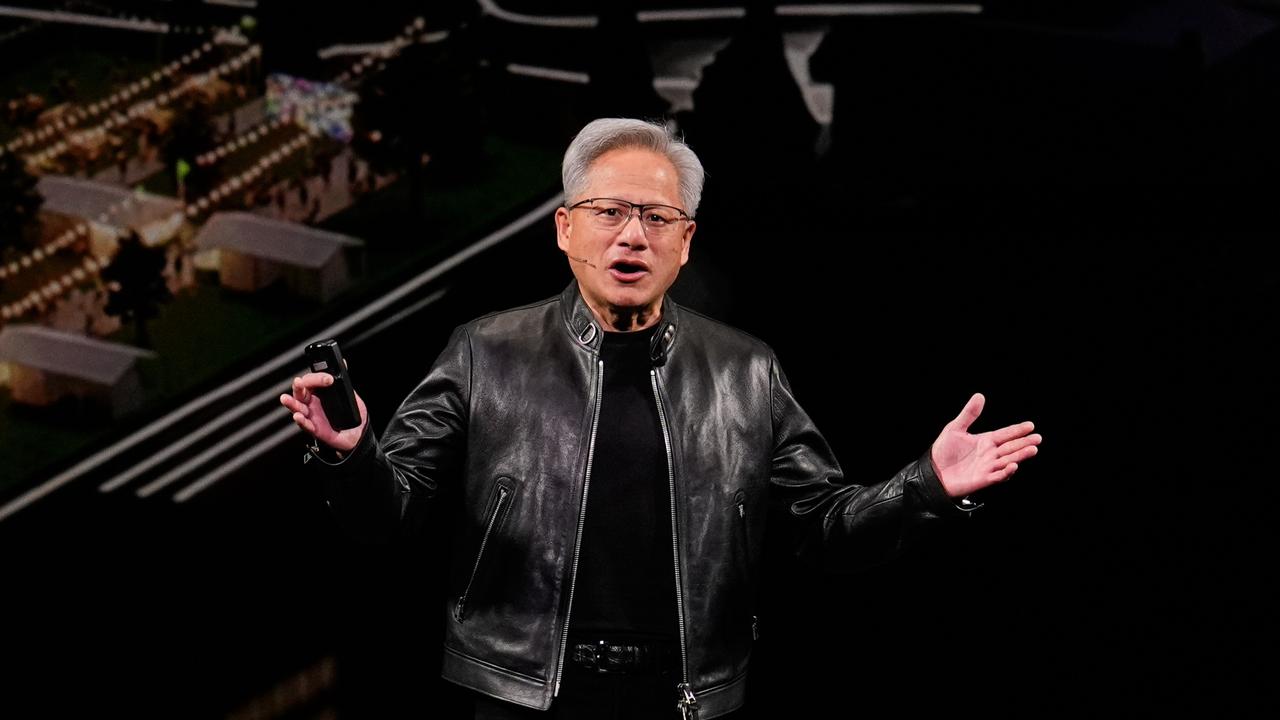 黄仁勋重磅判断：AI催生大量新风险，网络安全将迎来新一轮大机遇当地时间9月
