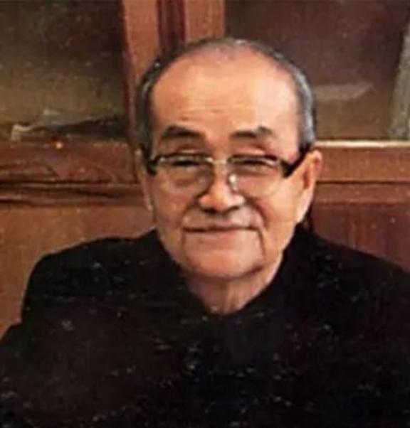 1981年，胡乔木提议改称毛主席为毛泽东，黄克诚却说：“这样叫心里总觉得别扭，还