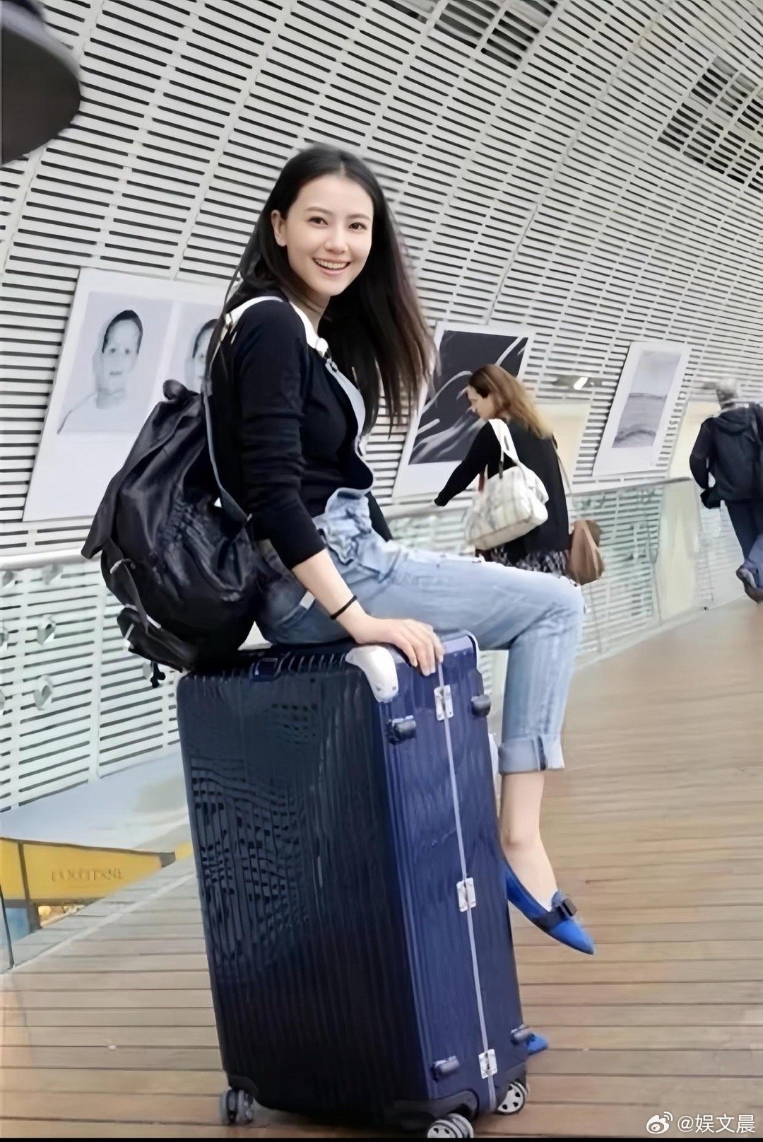 这一时期的高圆圆，满是清纯气息，美得干净又治愈