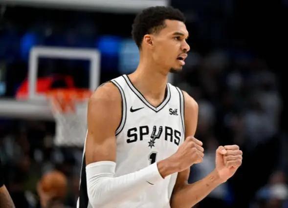 马刺真的有一点冠军相啊！这两场比赛，马刺真的是让人刮目相看，一场比赛没有文班，