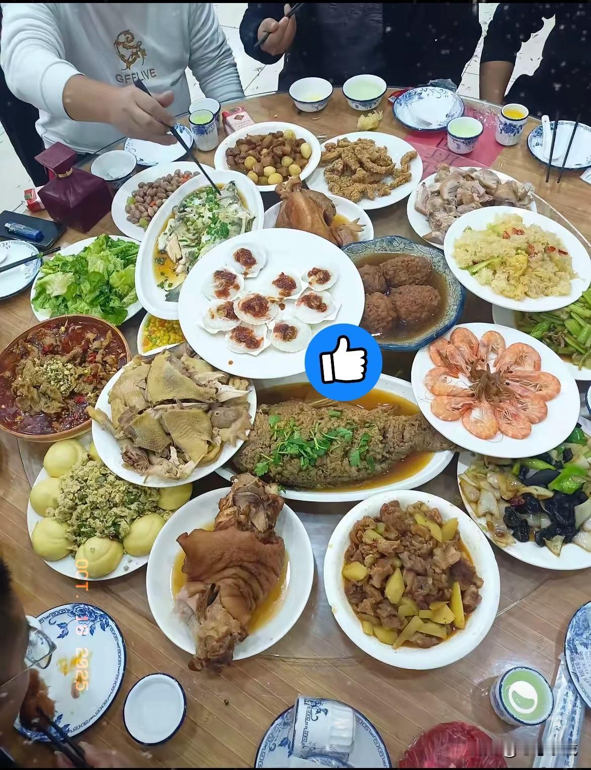 开80公里去吃席，随礼200元，结果一桌13个硬菜，分量堪比东北菜，可味道却