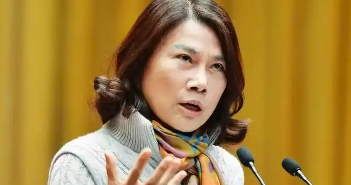 董明珠卸任仅1天, 恶心的一幕便上演, 王自如的话终于有人认可了