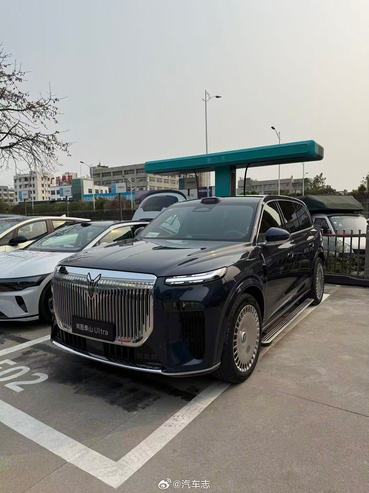 体验了一下比亚迪兆瓦闪充，好不容易找到一个支持非比亚迪车型的，泰山这800V+5