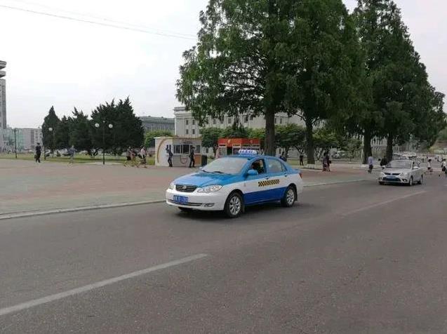 说说朝鲜在金正恩治理下，朝鲜街头的中国车很多到朝鲜旅行，平壤给人的印象是干净整