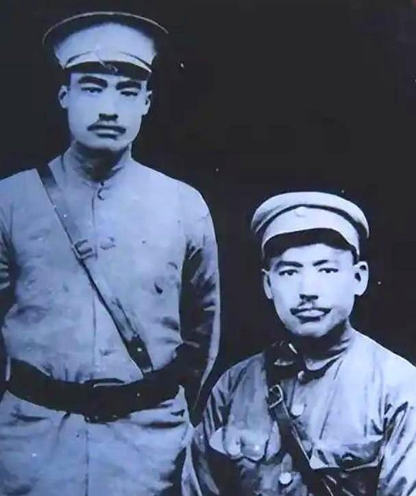 马步芳这人有多狠？他请二百多号人吃饭，酒菜都摆好了，一句“老哥，好久不见”，然后