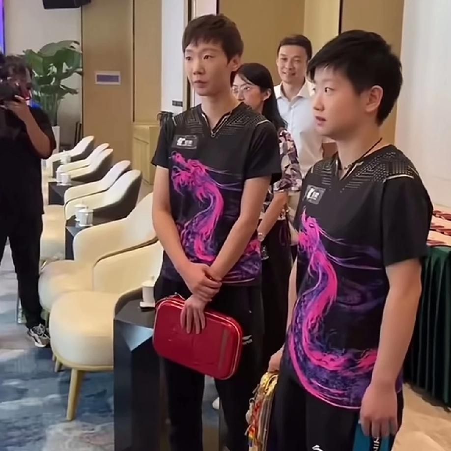 澳门冠军赛，最失意的莫过于王曼昱，场上和孙颖莎打了一个多小时，第五局领先3：2孙