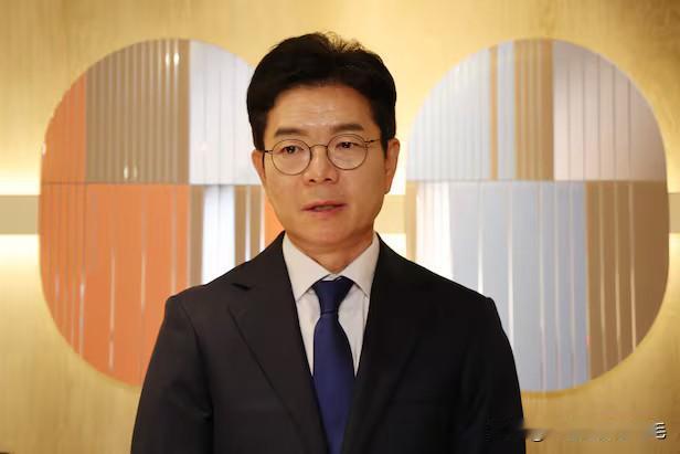 韩国首尔市长选战愈演愈烈，共同民主党候选人、李在明嫡系郑元五31年前的施暴旧案再