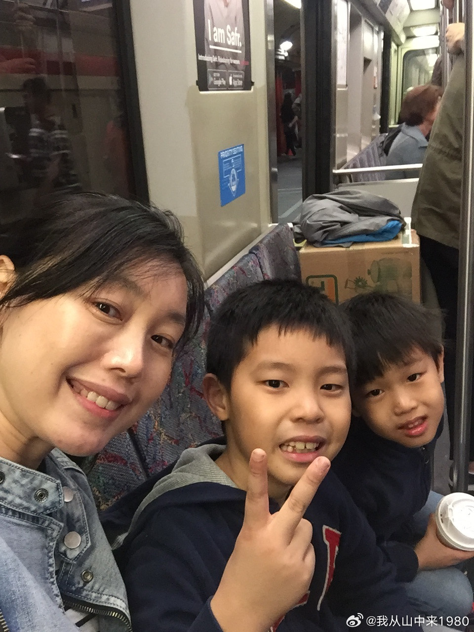 昨天几大房产重磅新闻中夹杂了一条生育率的新闻。我生小孩那几年，每年都有4万多宝宝