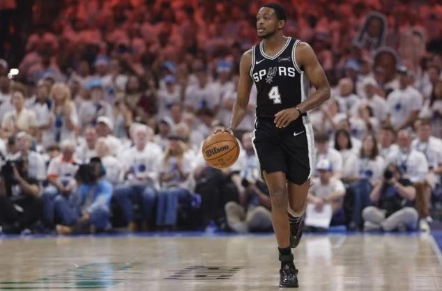 出意外了！马刺领先29分被尼克斯逆转，阿努诺比绝杀夺赛点！NBA总决赛G4，尼
