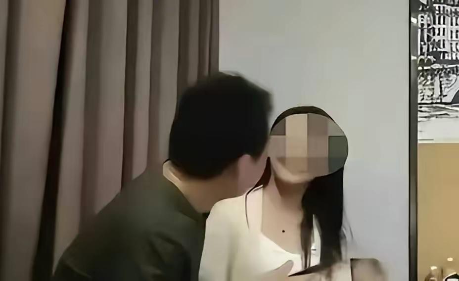 自古奸情出人命，不信请看这件事！广东一女子刘某，趁着老公出差的机会，偷偷约了