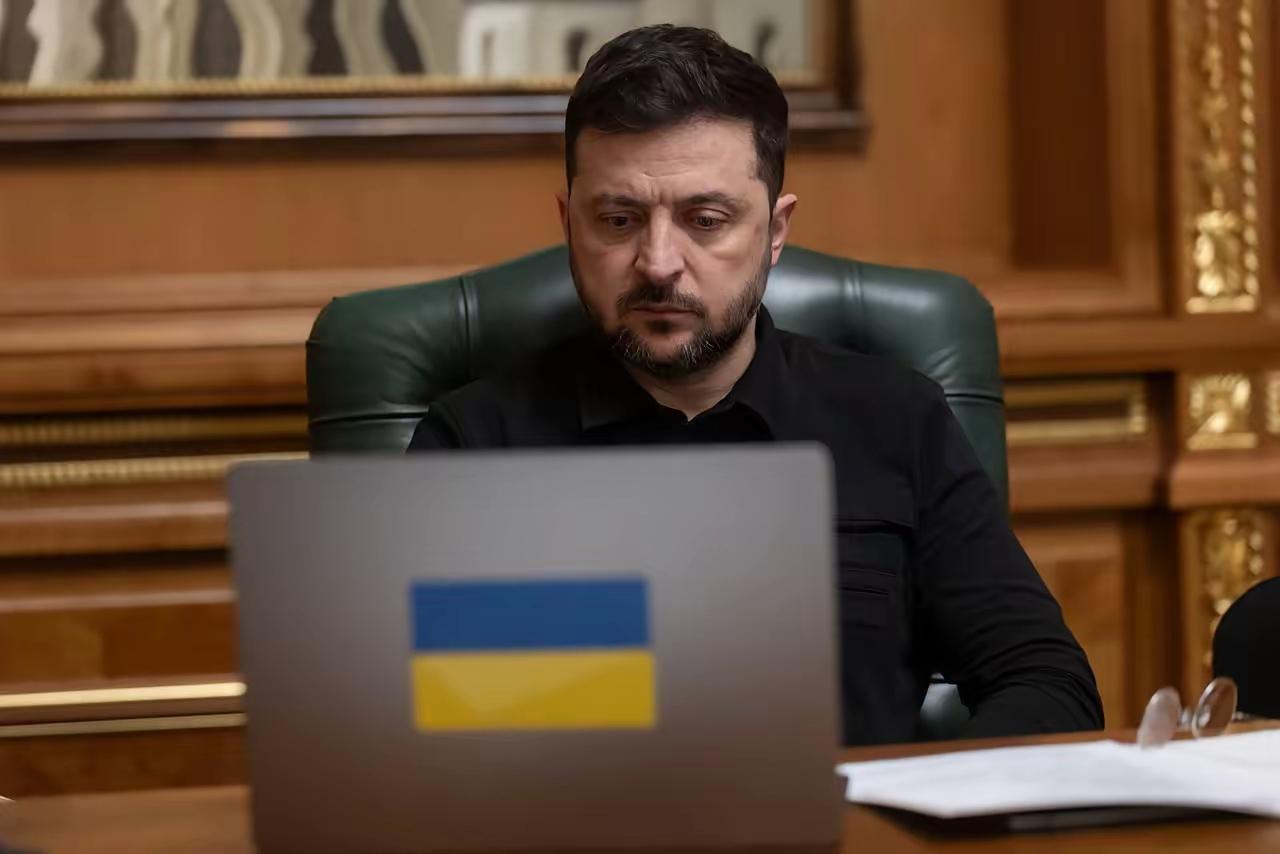 天佑乌克兰，乌电力公司紧急宣布了！​12月5号凌晨，乌克兰人还在睡梦中，俄军