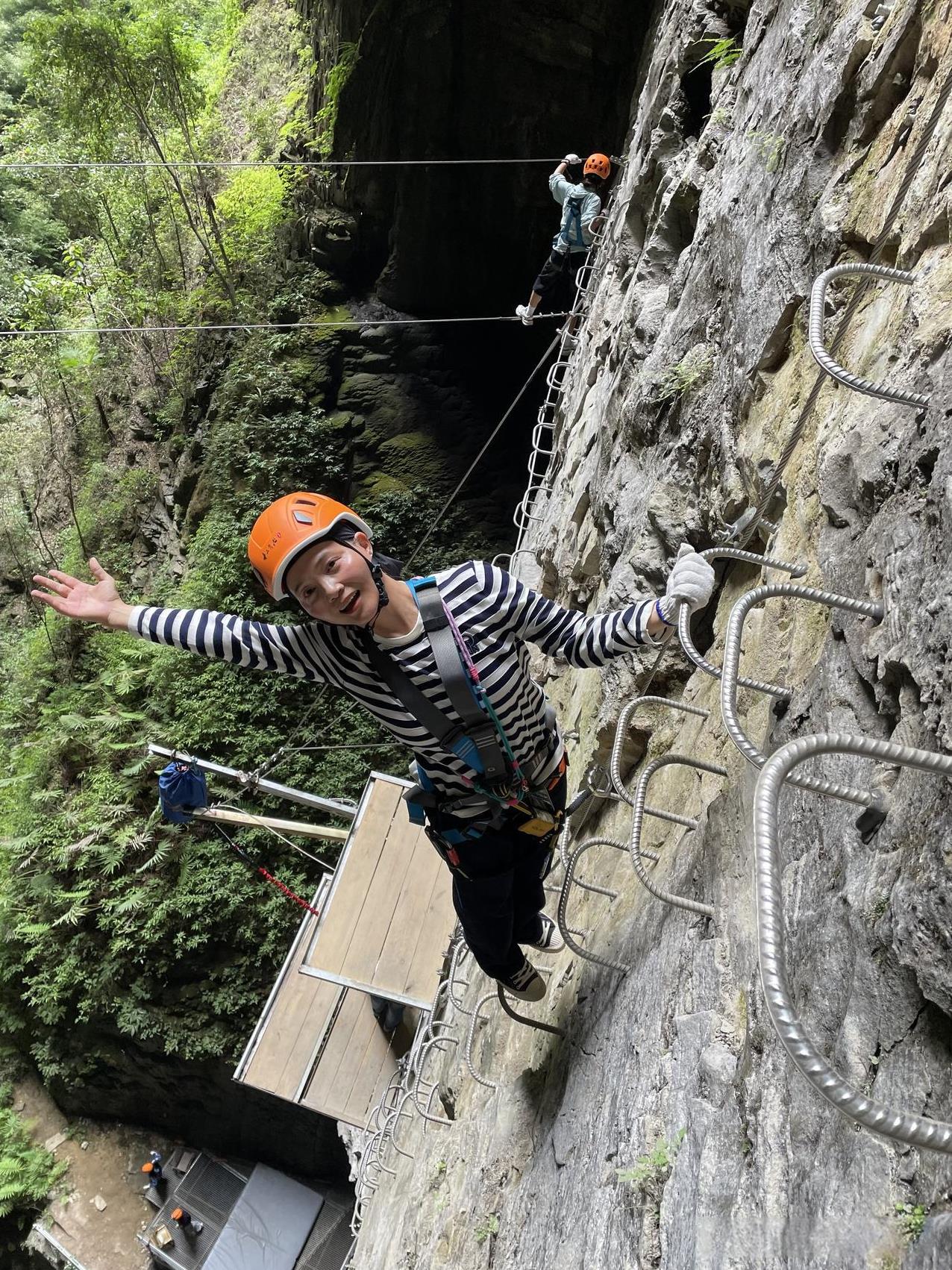 退休10年，最大的爱好就是出门旅行。以前都是和老公自驾，他不出门，我也就不出门