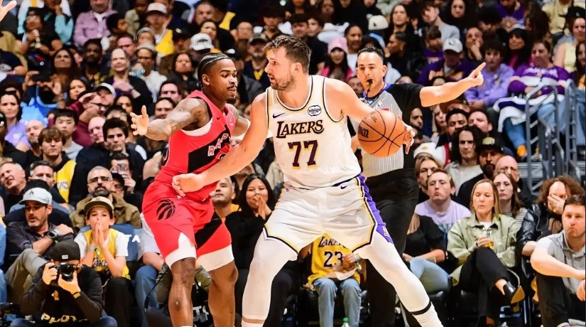 湖人大胜猛龙，聊三点。1，东契奇本场估计又要“挨批”了，因为效率低、爱抱怨的